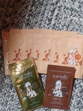 Que Bella Scrub And Mask Set